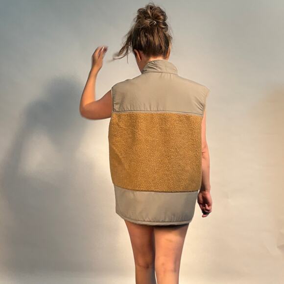 HUF ANSEL TECH Vest - JK00241 - Frost Gray - XL - Picture 2 of 3